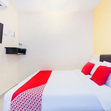 Oyo 220 Hotel Sri Maluri Kuala Lumpur Exterior foto