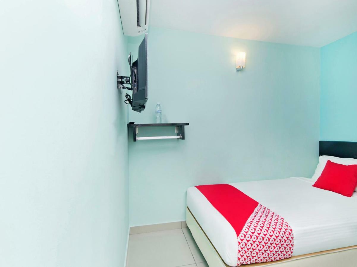 Oyo 220 Hotel Sri Maluri Kuala Lumpur Exterior foto