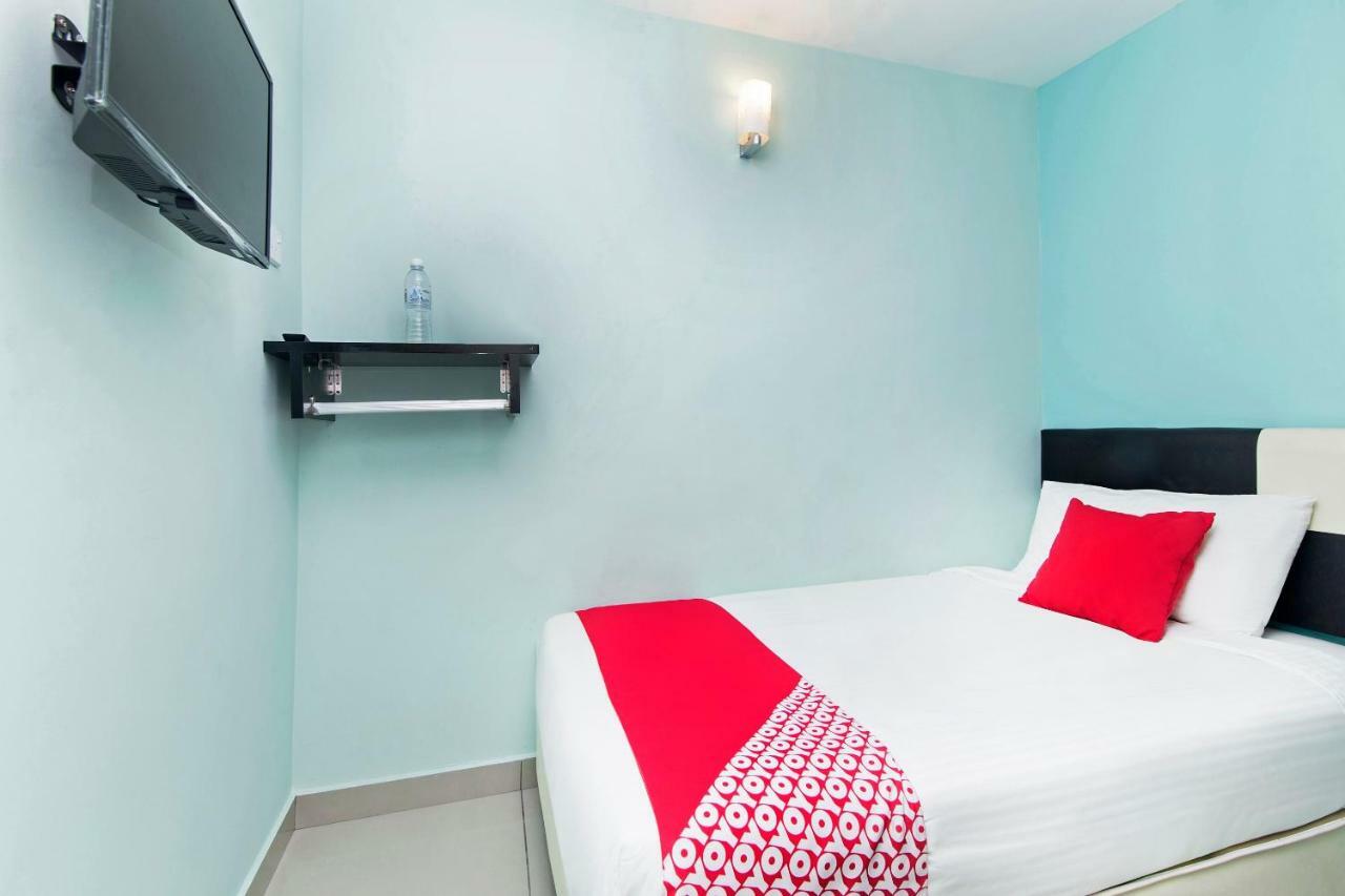 Oyo 220 Hotel Sri Maluri Kuala Lumpur Exterior foto