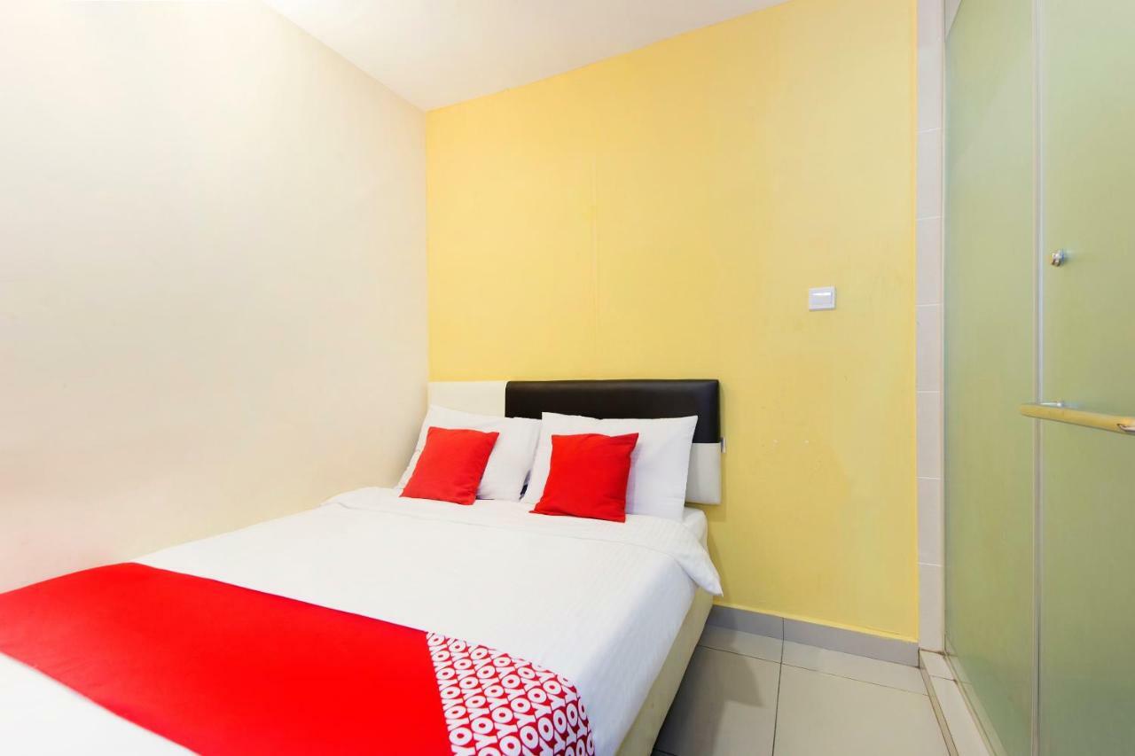 Oyo 220 Hotel Sri Maluri Kuala Lumpur Exterior foto